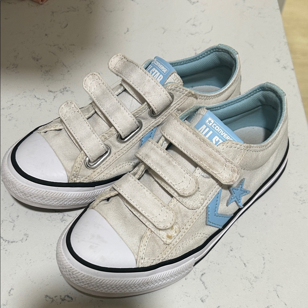 Converse Kids' Sneakers in White and Light Blue